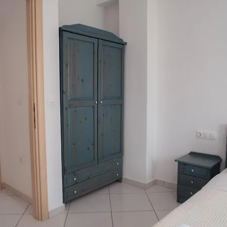 Ikaros & شقة فندقية 4*