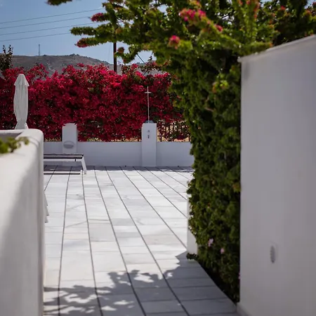 Ikaros & 3* Naxos City