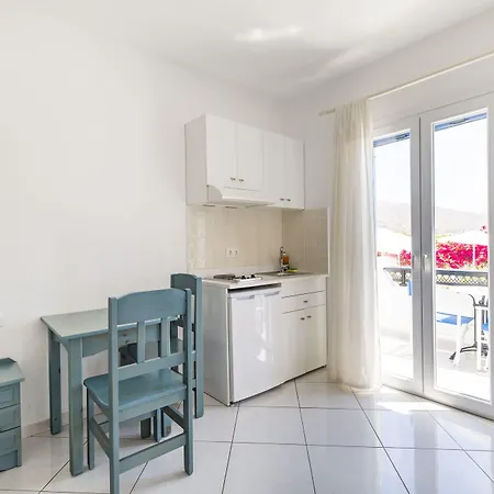 Ikaros & شقة فندقية