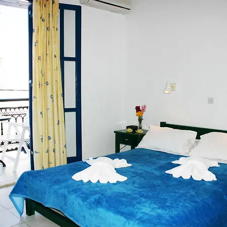 Ikaros & 3* Naxos City