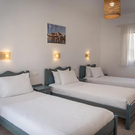 アパートホテル Ikaros &