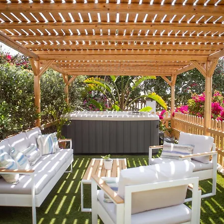 Ikaros & アパートホテル