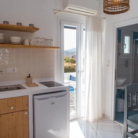 アパートホテル Ikaros & 4*