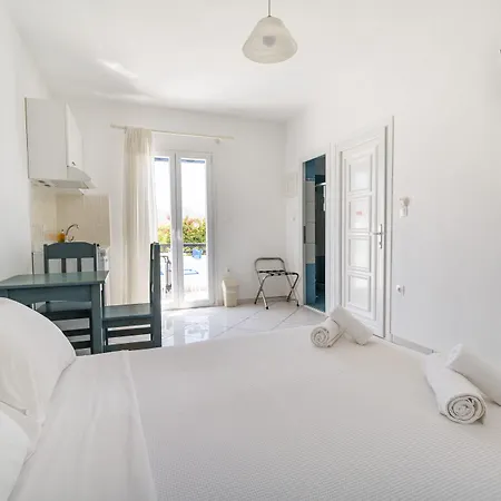 アパートホテル Ikaros &