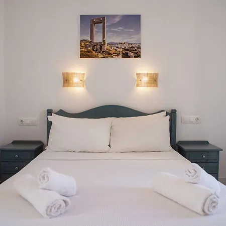 Ikaros & 4* Naxos City