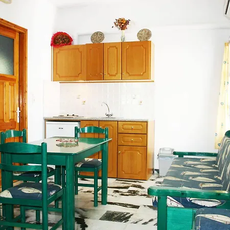 Aparthotel Ikaros &