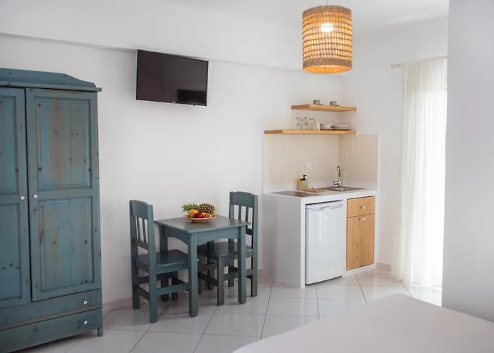 Ikaros & Aparthotel Naxos City