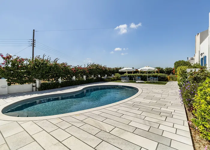 Ikaros & 4* Naxos City